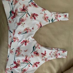 Fabletics - Winn Sports Bra - Small